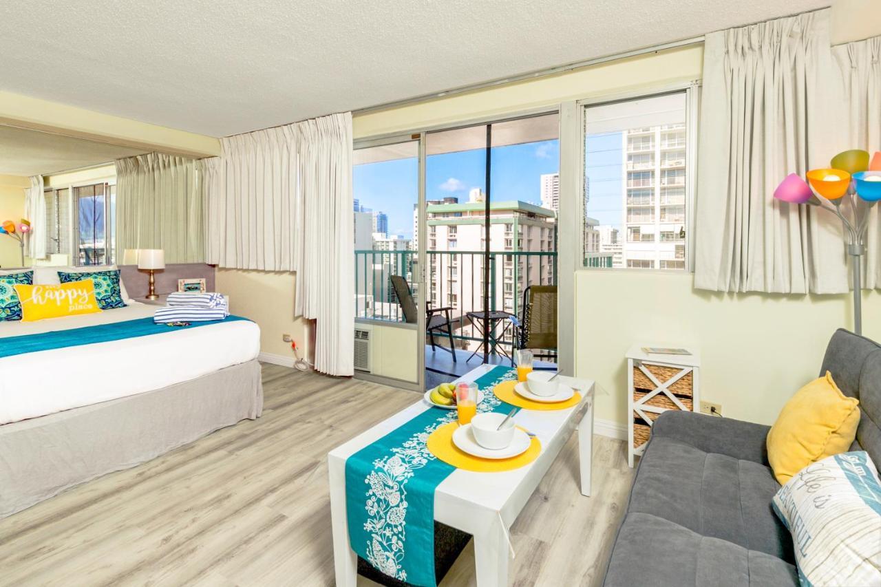 Aloha Vibes Await! Stylish Condo At Aloha Surf - Mountain And City Views Honolulu Exterior foto
